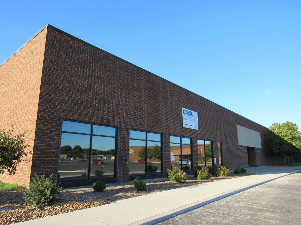 Danville, IL Suites in Village Mall For Lease: 2917 N Vermilion St, Danville, IL 61832